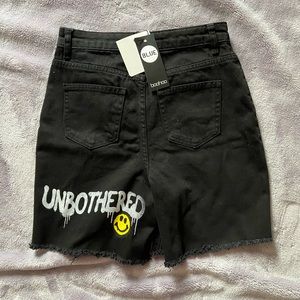 Cute black jean printed shorts.